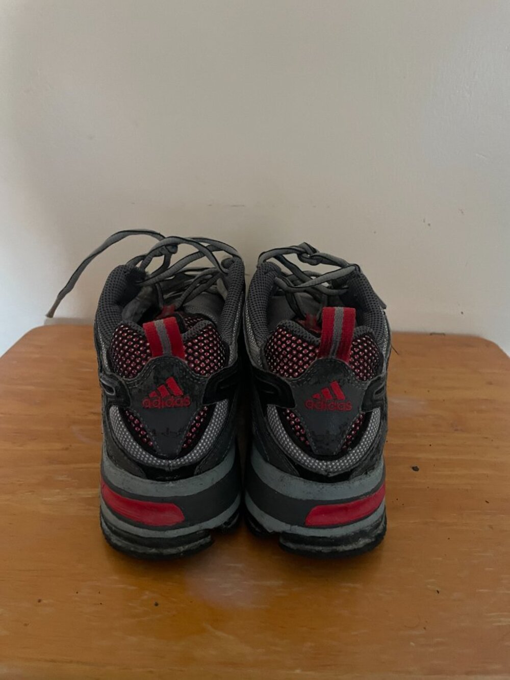 Adidas Kanadia TR2 Trail Hiking Sneakers. US size 11. Gray/Red/Black Barely Used - Picture 3 of 6